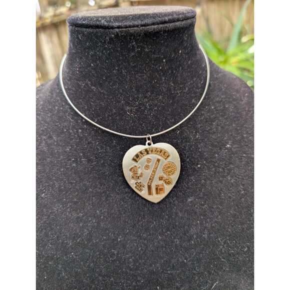Vintage Las Vegas Heart Necklace, Romantic Gift Charm Pendant - Picture 7 of 10
